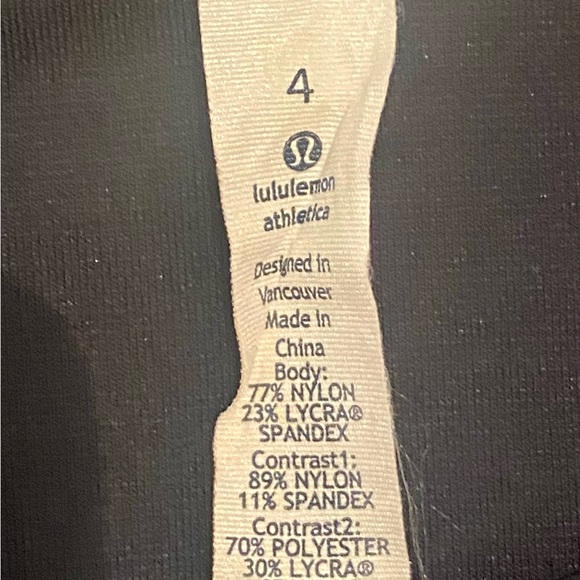 Lululemon Mesh With Me Tank Size 4 - fits more like a 2 - Picture 3 of 3